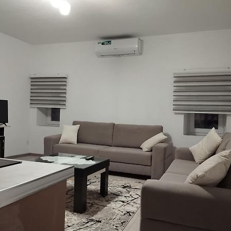 Erteo Guest House Pogradec Esterno foto