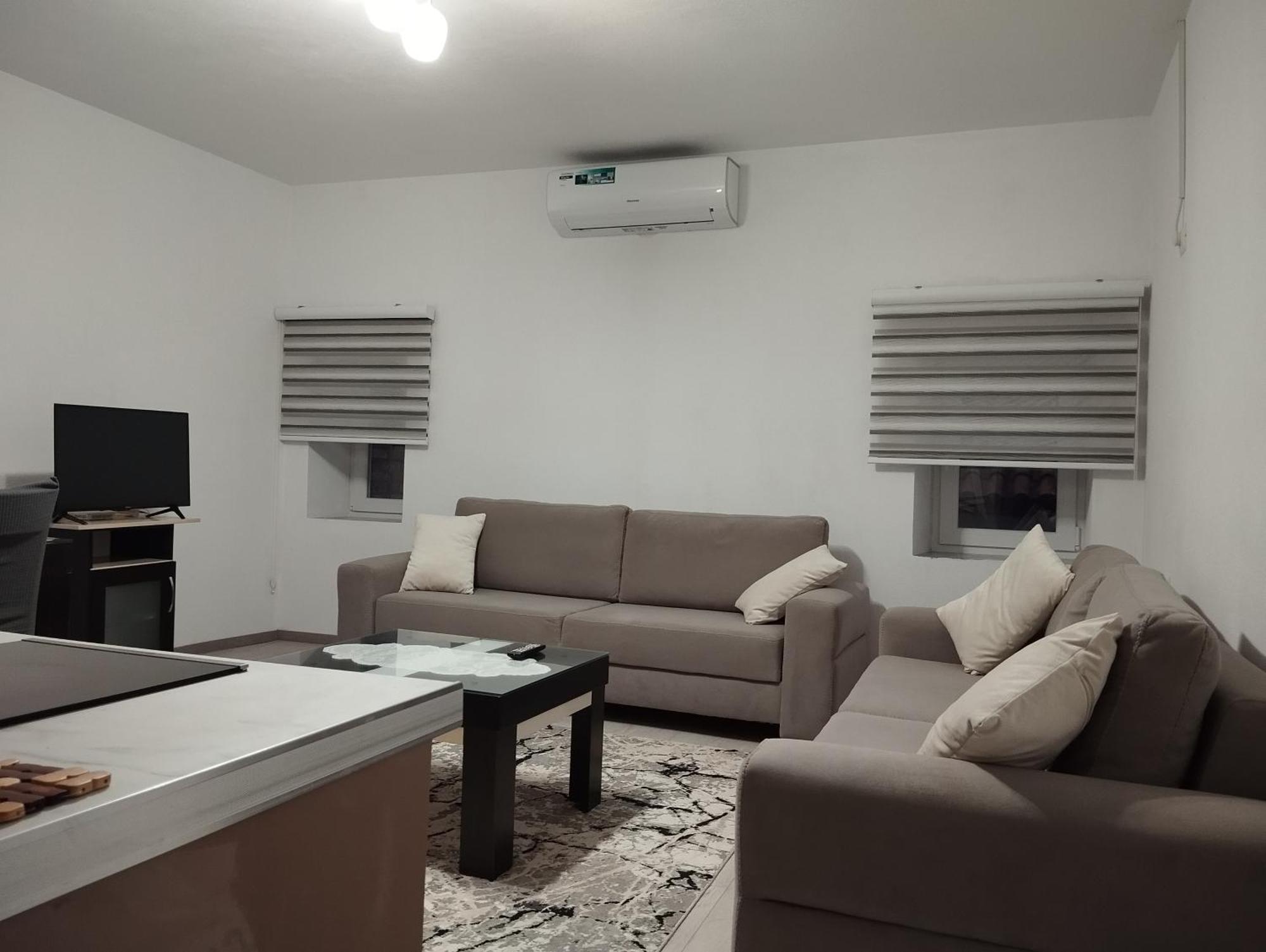 Erteo Guest House Pogradec Esterno foto