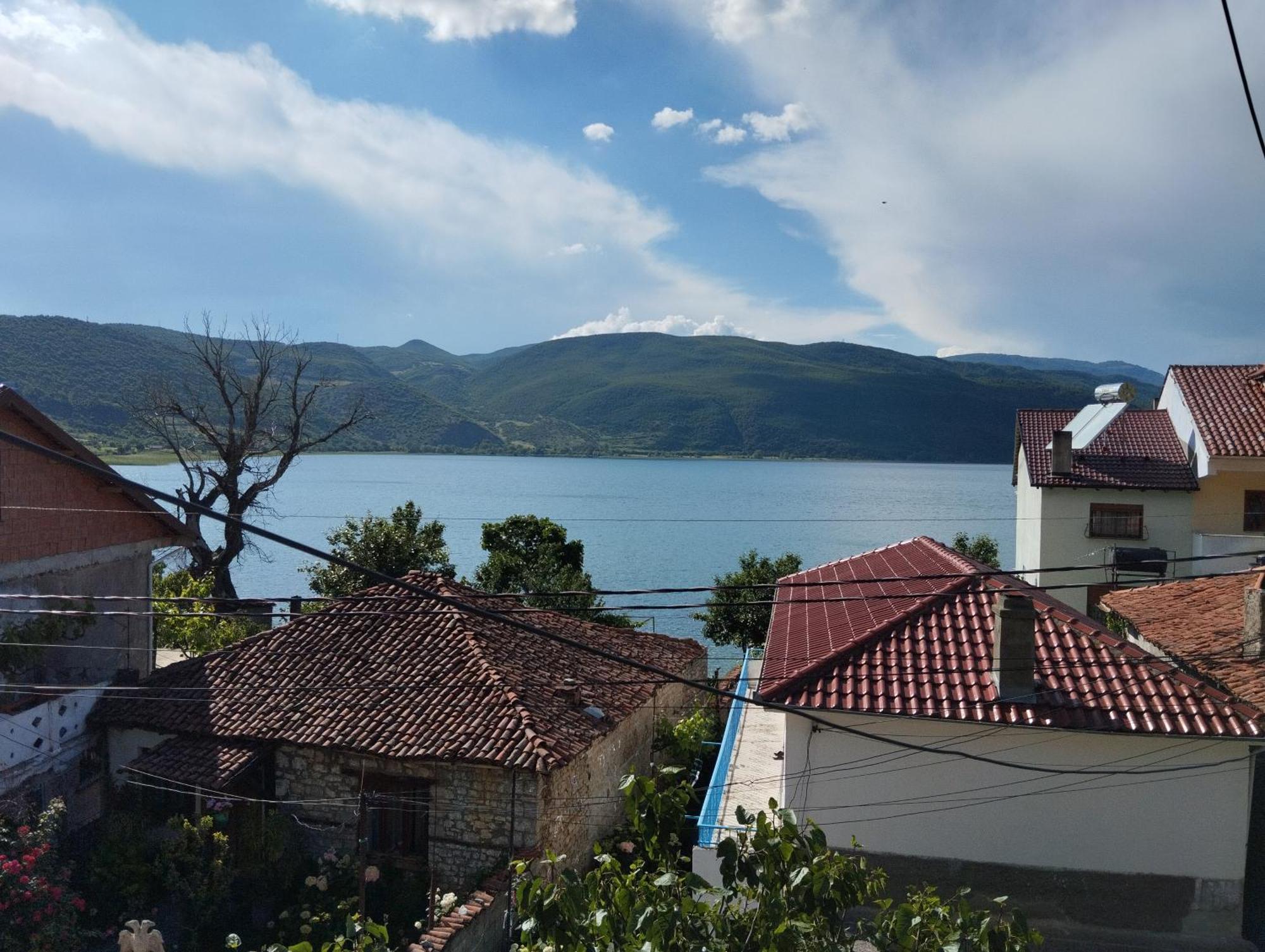 Erteo Guest House Pogradec Esterno foto